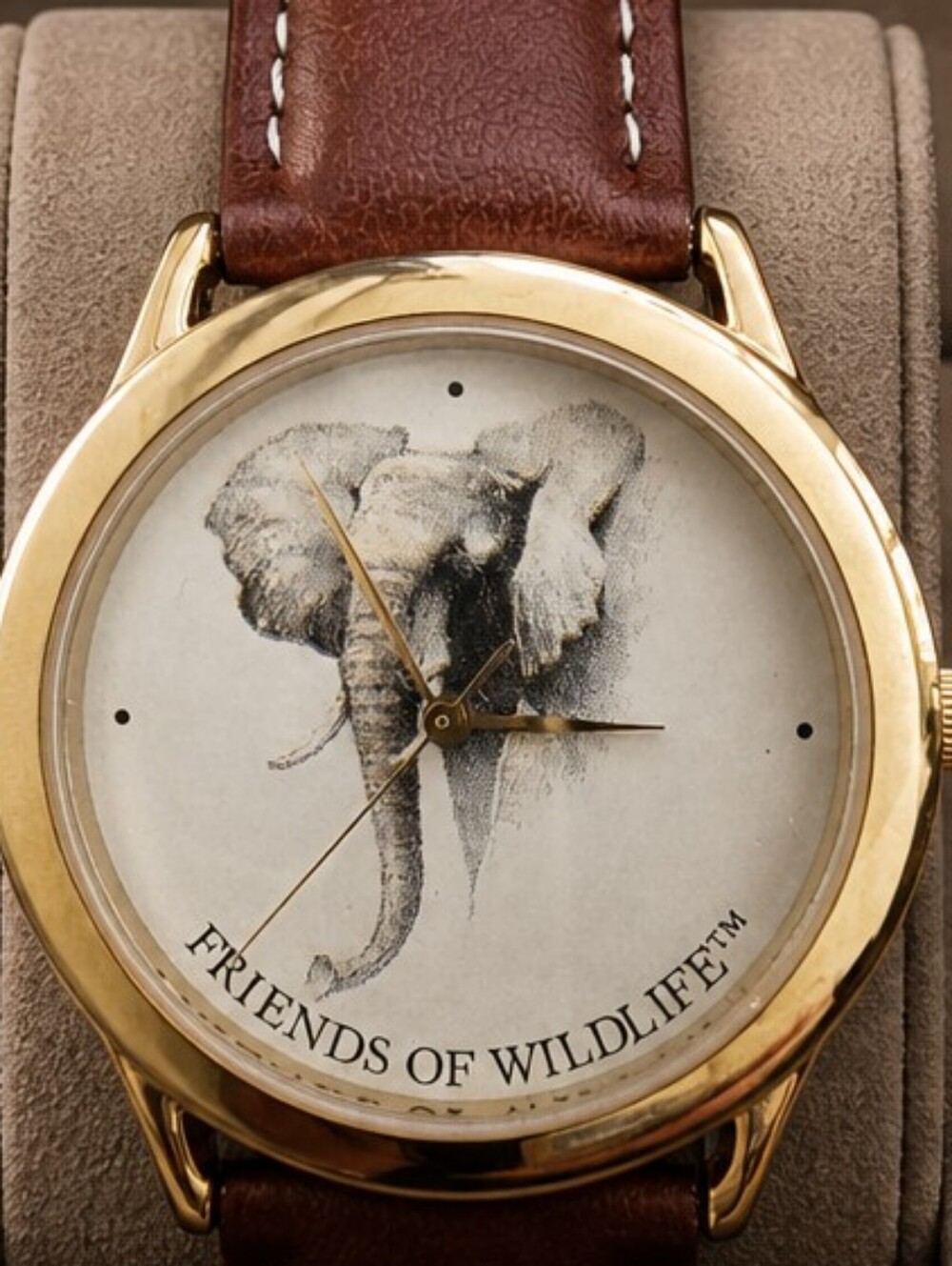 π£ Vintage 90s Friends of Wildlife Elephant π Dial Watch β Brown Leather 35 mm